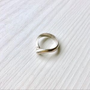 Vintage 2mm Silver V Ring